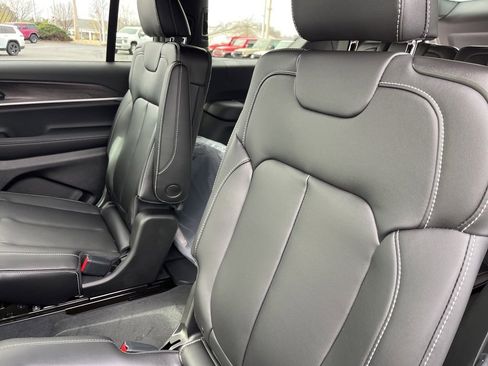 New 2025 Jeep Grand Cherokee L Limited image 38