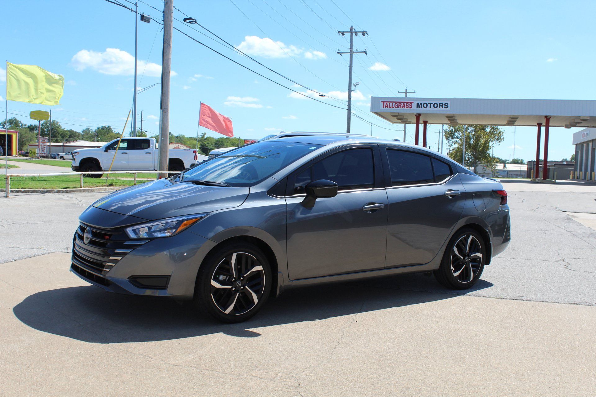 Used 2025 Nissan Versa SR w/ Trunk Package FWD image 10