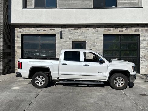 Used 2018 GMC Sierra 1500 SLT AWD/4WD image 2