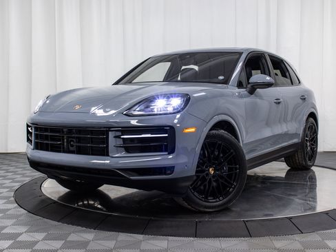 New 2025 Porsche Cayenne image 27