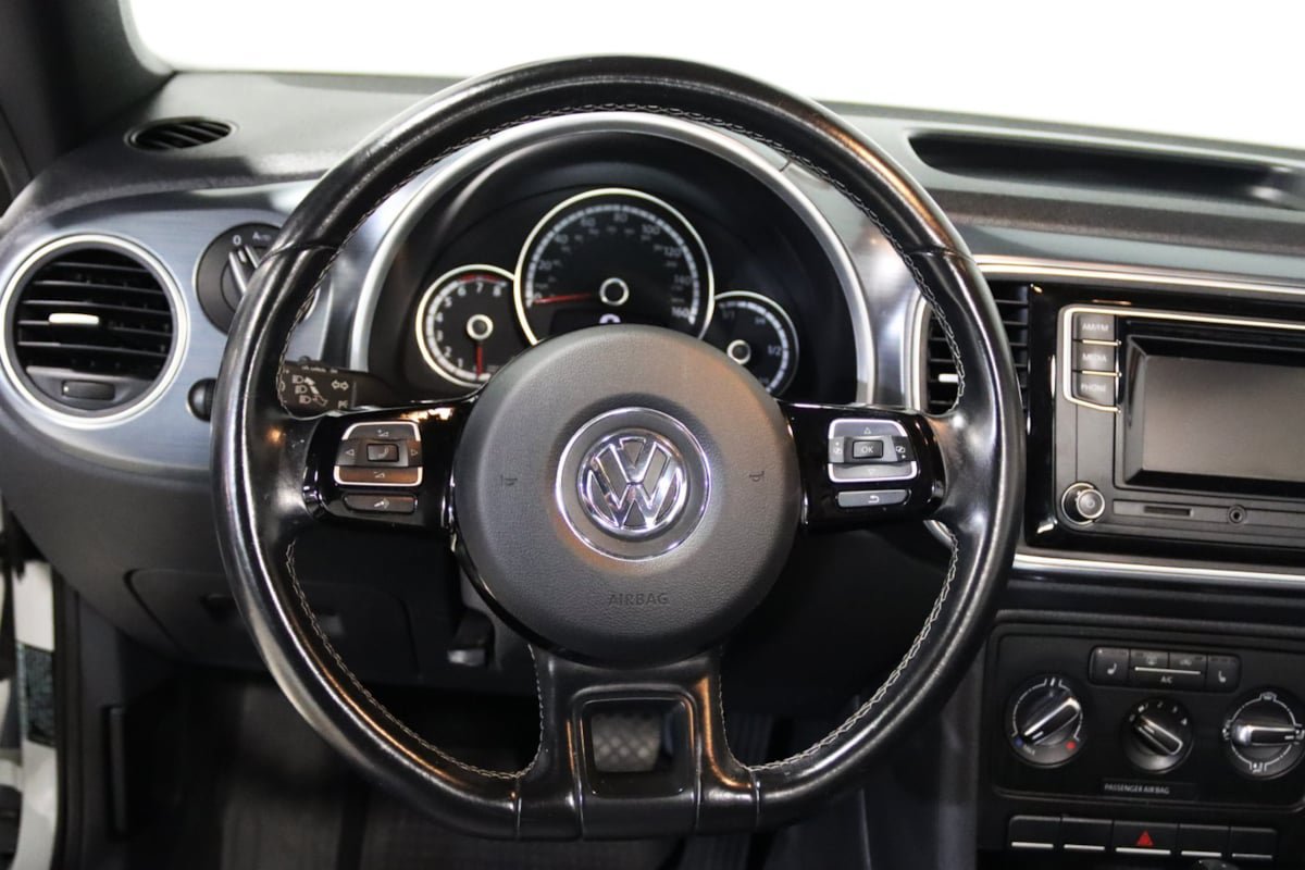 Used 2016 Volkswagen Beetle 1.8T Denim FWD image 38