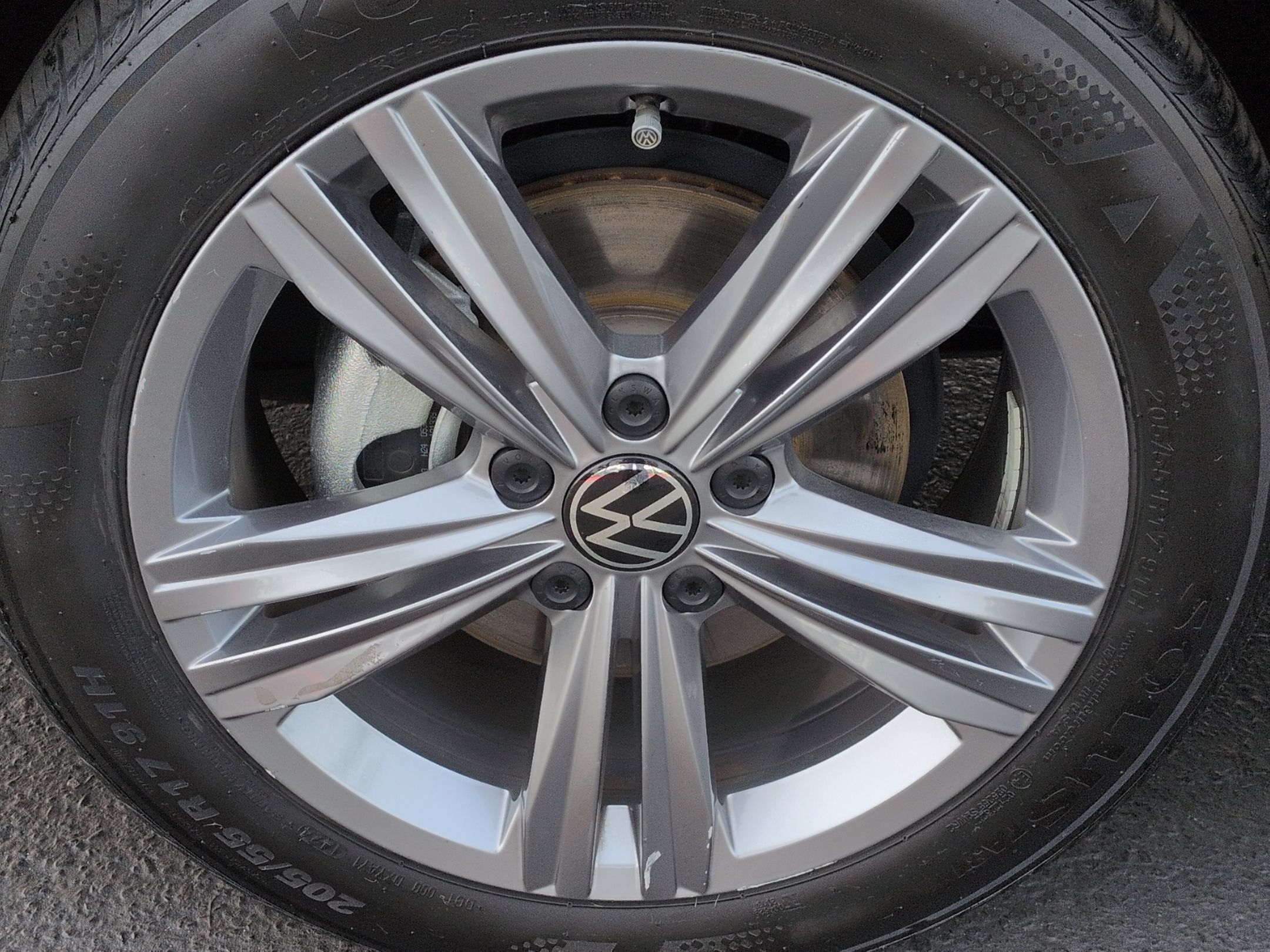 Used 2024 Volkswagen Jetta SE FWD image 12