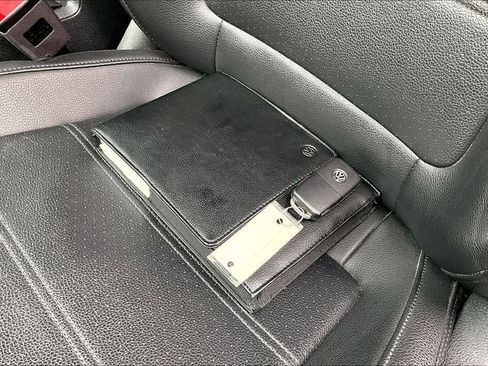 Used 2018 Volkswagen Passat 2.0T SE image 11