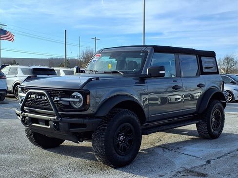 Used 2022 Ford Bronco Wildtrak image 3