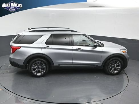 Used 2024 Ford Explorer XLT w/ Equipment Group 202A RWD image 16