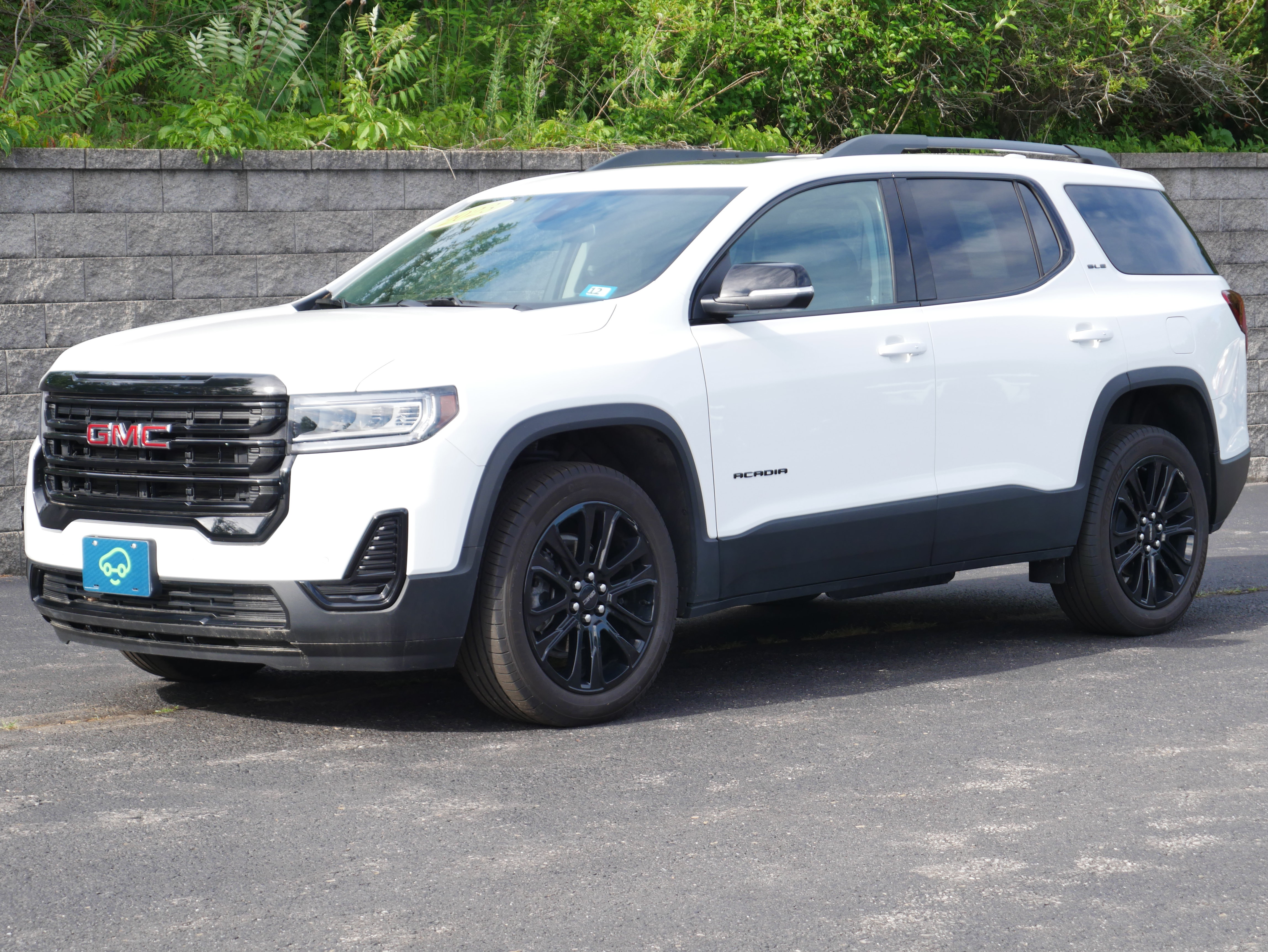 Certified 2023 GMC Acadia SLE w/ Driver Convenience Package AWD/4WD image 1
