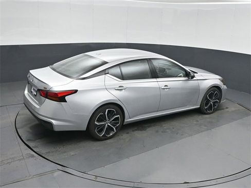 Used 2023 Nissan Altima 2.5 SR image 31