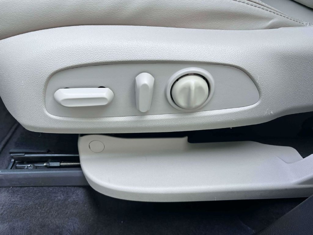 Certified 2018 Buick Enclave Premium w/ Experience Buick Package FWD image 30