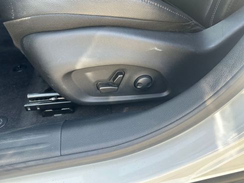 Used 2025 Jeep Compass Limited image 22