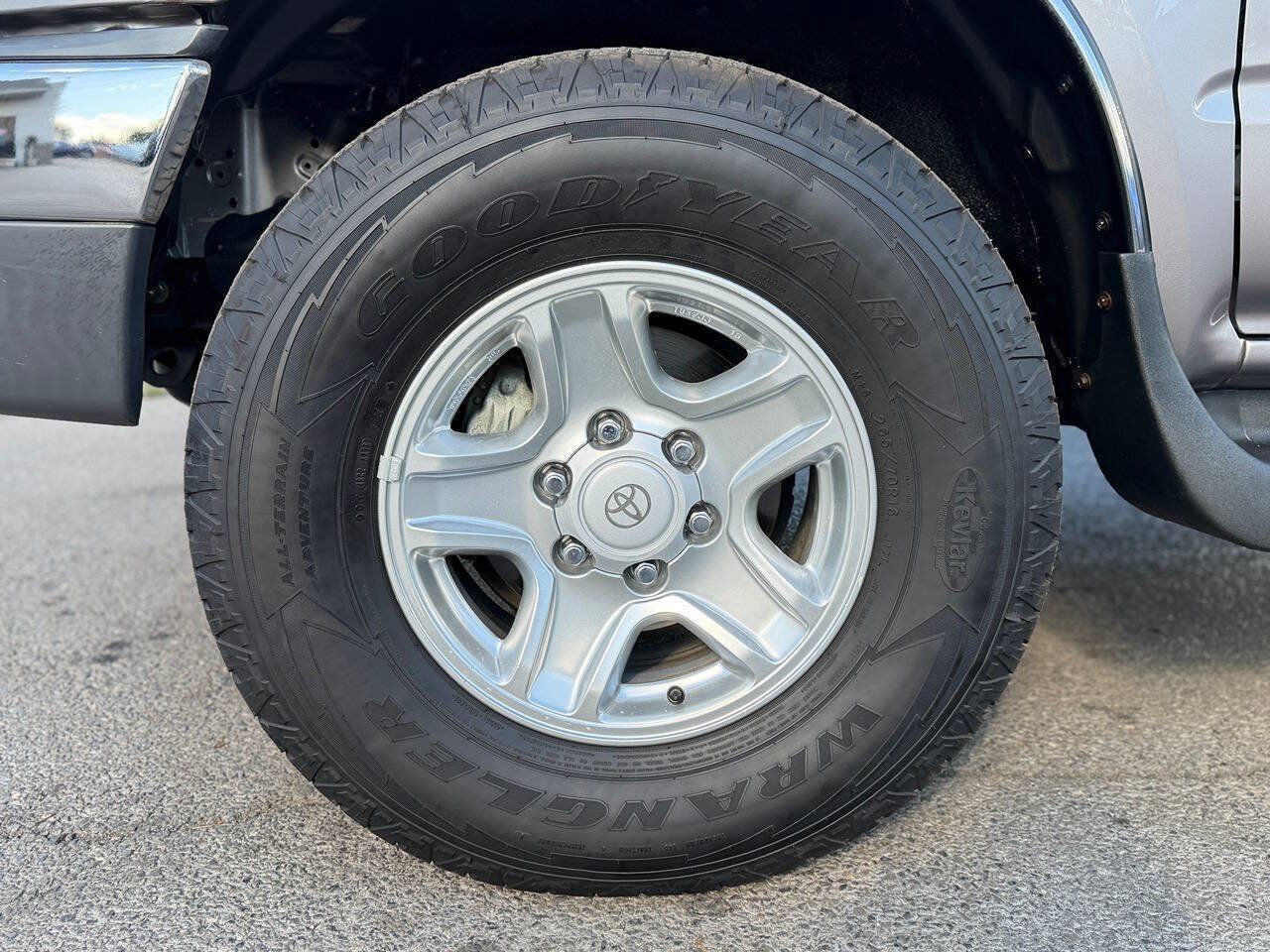 Used 2002 Toyota 4Runner SR5 AWD/4WD image 21
