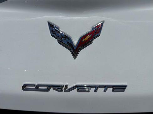 Used 2019 Chevrolet Corvette Stingray Coupe w/ 1LT RWD image 23