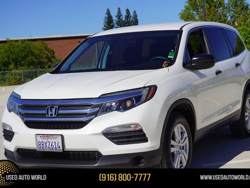 Used 2018 Honda Pilot LX image 1