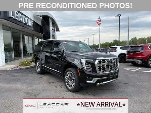 Used 2025 GMC Yukon Denali w/ Sun & Power Step Package AWD/4WD image 7