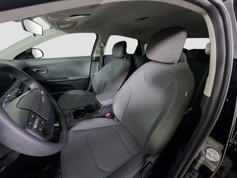 Used 2025 Kia K4 LX image 13