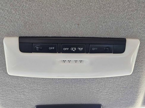 Used 2023 Nissan Kicks SV FWD image 16