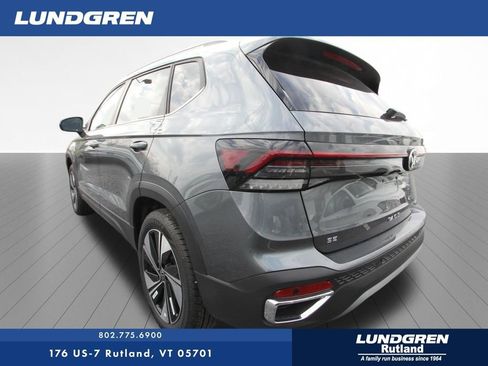 New 2026 Volkswagen Taos SE AWD/4WD image 4