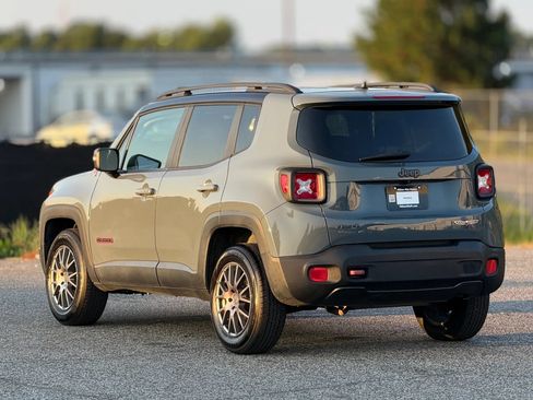 Used 2017 Jeep Renegade Trailhawk AWD/4WD image 10