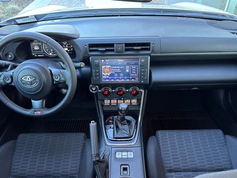 Certified 2023 Toyota GR86 image 5