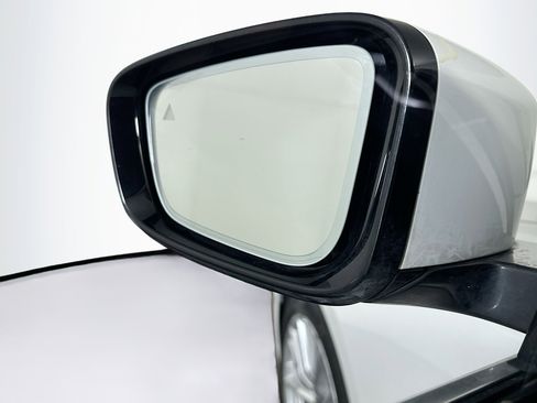 Used 2024 BMW 330i Sedan image 16