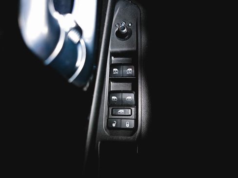 Used 2023 Jeep Compass Limited image 20