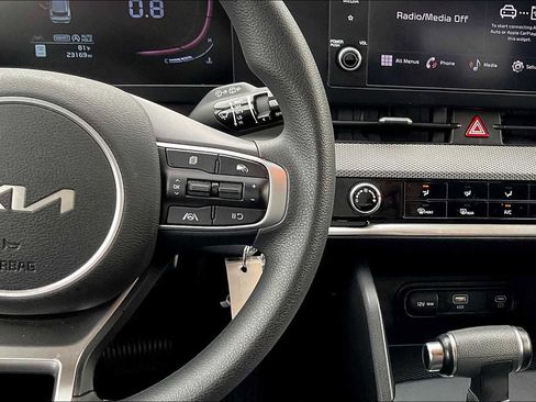 Used 2023 Kia Sportage LX image 18