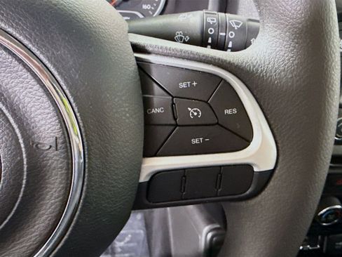 Used 2020 Jeep Renegade Sport w/ Sport Appearance Group image 21