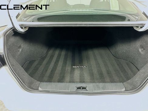 Used 2025 Nissan Sentra SV FWD image 11