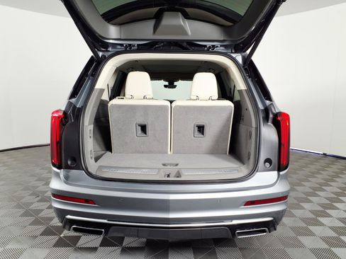 Certified 2024 Cadillac XT6 Premium Luxury w/ Technology Package FWD image 8