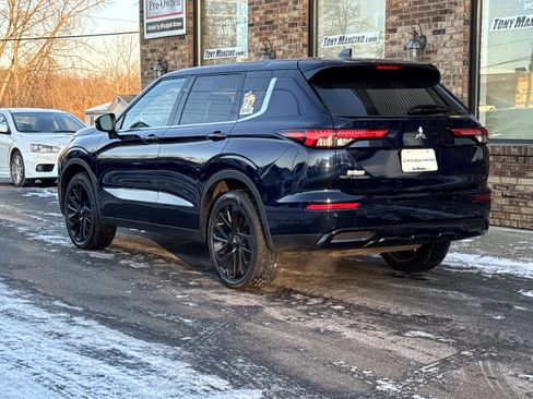 Used 2022 Mitsubishi Outlander SEL Black Edition image 3