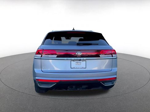 Used 2025 Volkswagen Atlas Cross Sport SE image 12