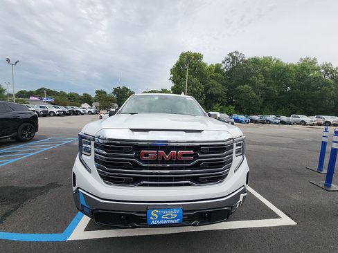 Used 2026 GMC Sierra 1500 SLT AWD/4WD image 8