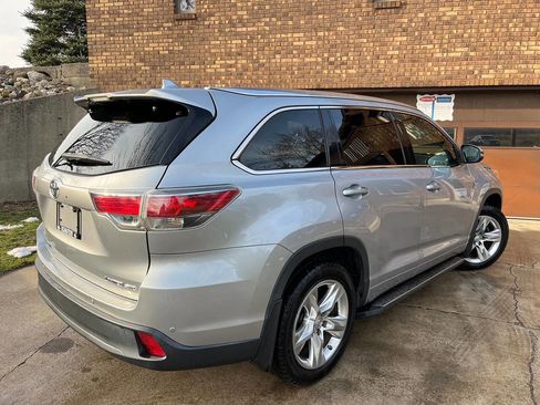 Used 2014 Toyota Highlander Limited image 10