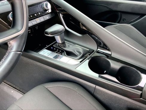 Used 2024 Hyundai Elantra SEL w/ Convenience Package image 15