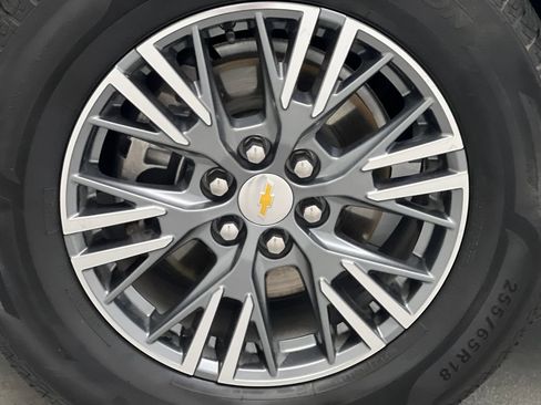 Used 2024 Chevrolet Traverse LT FWD image 76