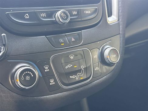 Used 2021 Chevrolet Malibu RS FWD image 19