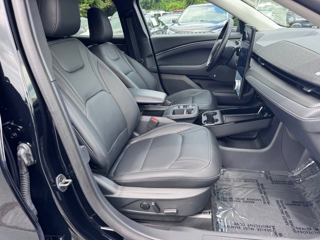 Used 2025 Ford Mustang Mach-E Premium RWD image 27