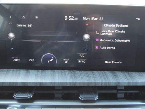 Used 2024 Kia Telluride EX w/ EX Captain's Chair Package image 37