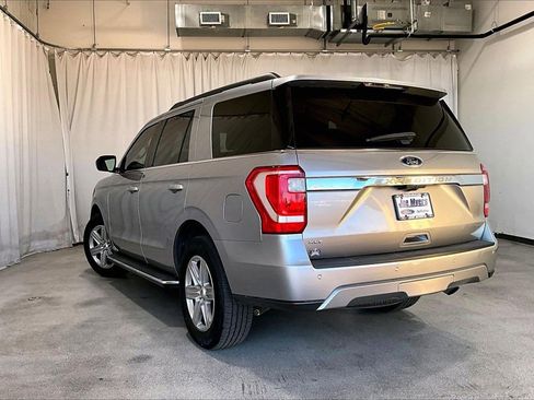 Used 2021 Ford Expedition XLT image 5