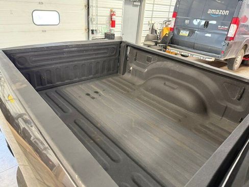 Used 2025 RAM 2500 Big Horn AWD/4WD image 13