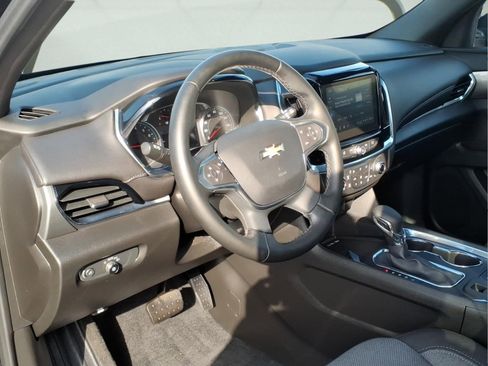Certified 2023 Chevrolet Traverse LT FWD image 7