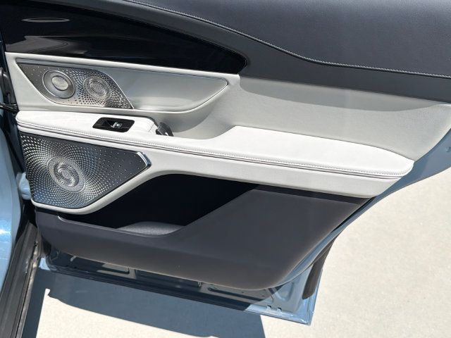New 2026 Lincoln Nautilus Reserve AWD/4WD image 17
