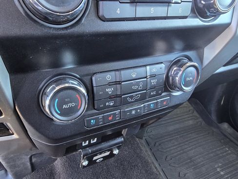 Used 2019 Ford F150 Lariat image 19