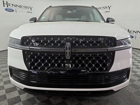 New 2026 Lincoln Navigator L Black Label w/ Black Label Special Edition AWD/4WD image 3