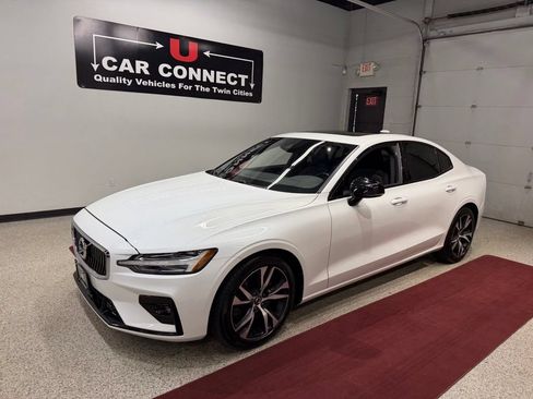 Used 2019 Volvo S60 T6 R-Design AWD/4WD image 2