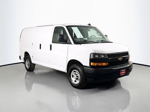 Used 2018 Chevrolet Express 2500 w/ Driver Convenience Package image 7