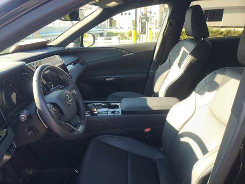 Used 2024 Lexus RX 350 FWD w/ Technology Package image 15