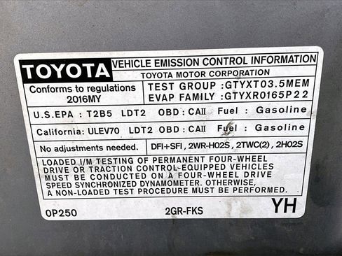 Used 2016 Toyota Tacoma TRD Sport image 38