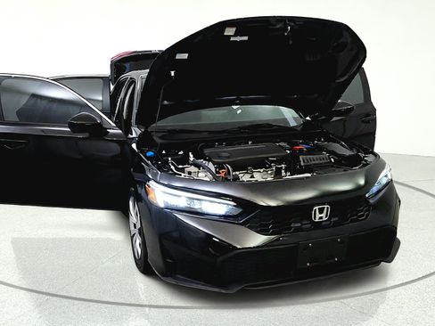 Used 2025 Honda Civic LX image 9