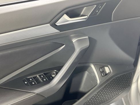 Used 2023 Volkswagen Jetta SE image 17