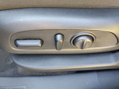 Used 2020 Chevrolet Equinox LT image 23